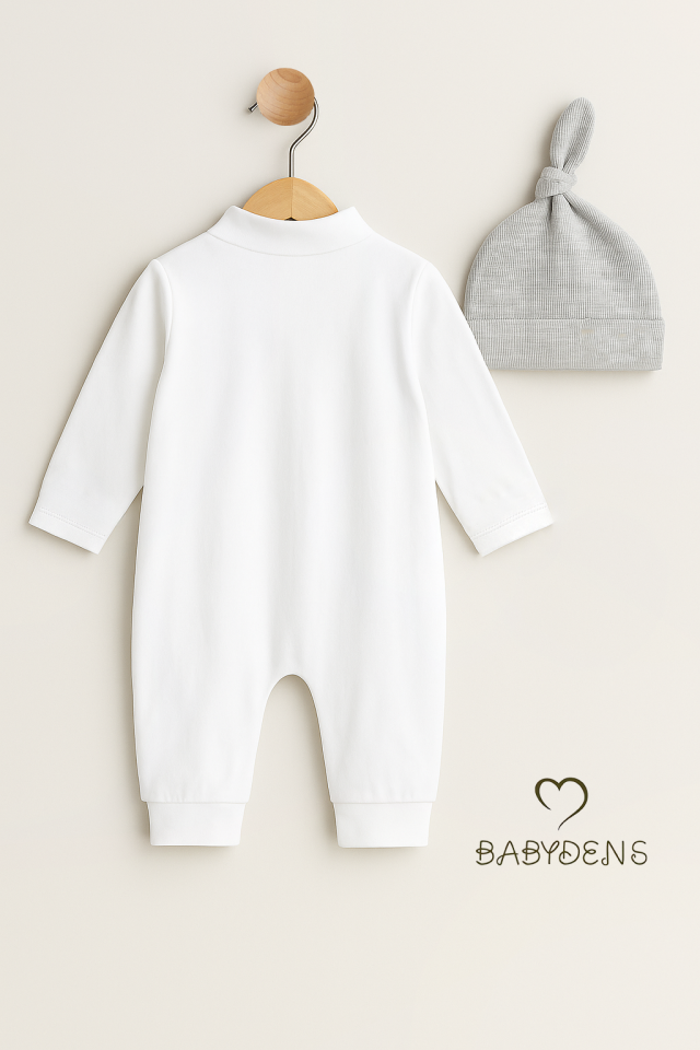 Minik Patron Erkek Bebek Düğmeli Tulum ve Bere Seti – Papyonlu,Manşetli Paça, %100 Pamuk Bebek Tulum Gri