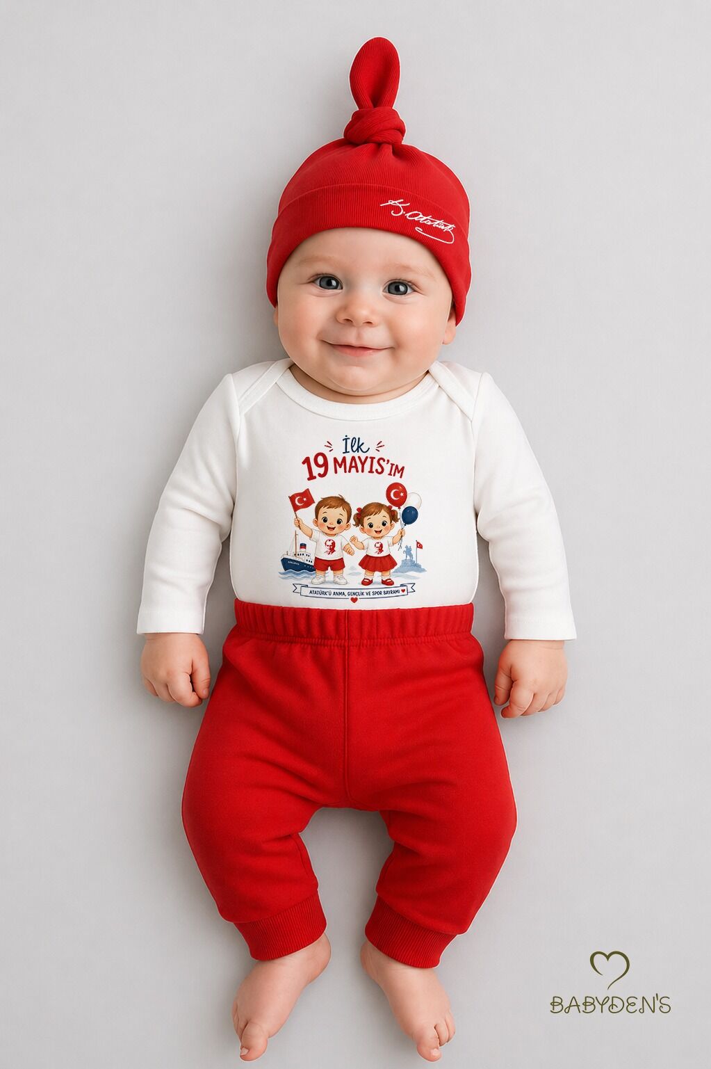 İlk 19 Mayısım Bebek Takımı – Atatürk Baskılı %100 Pamuk 3’lü Set (Uzun Kol Body + Pantolon + Şapka) Unisex