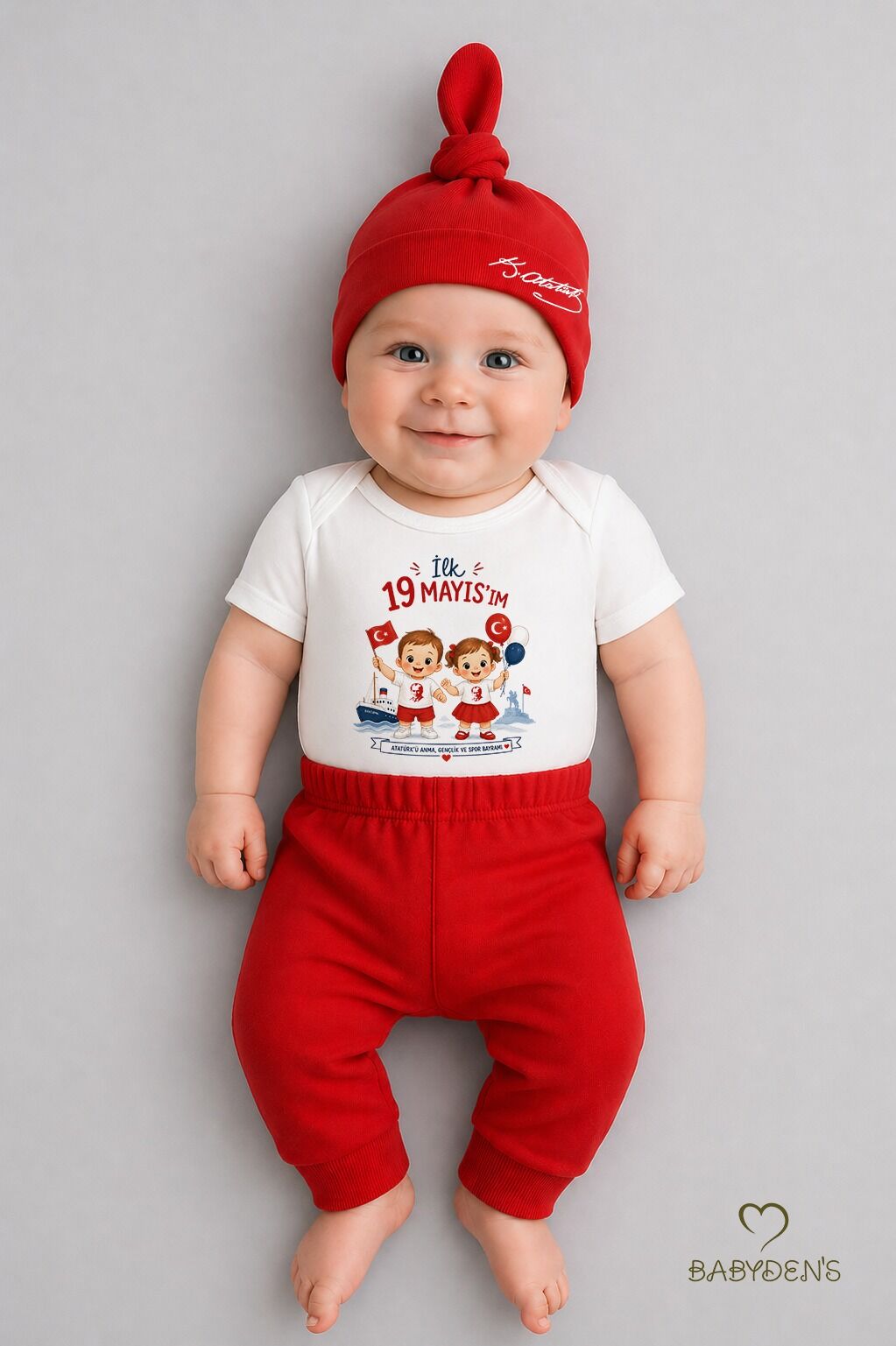 İlk 19 Mayısım Bebek Takımı – Atatürk Baskılı %100 Pamuk 3’lü Set (Kısa Kol Body + Pantolon + Şapka) Unisex