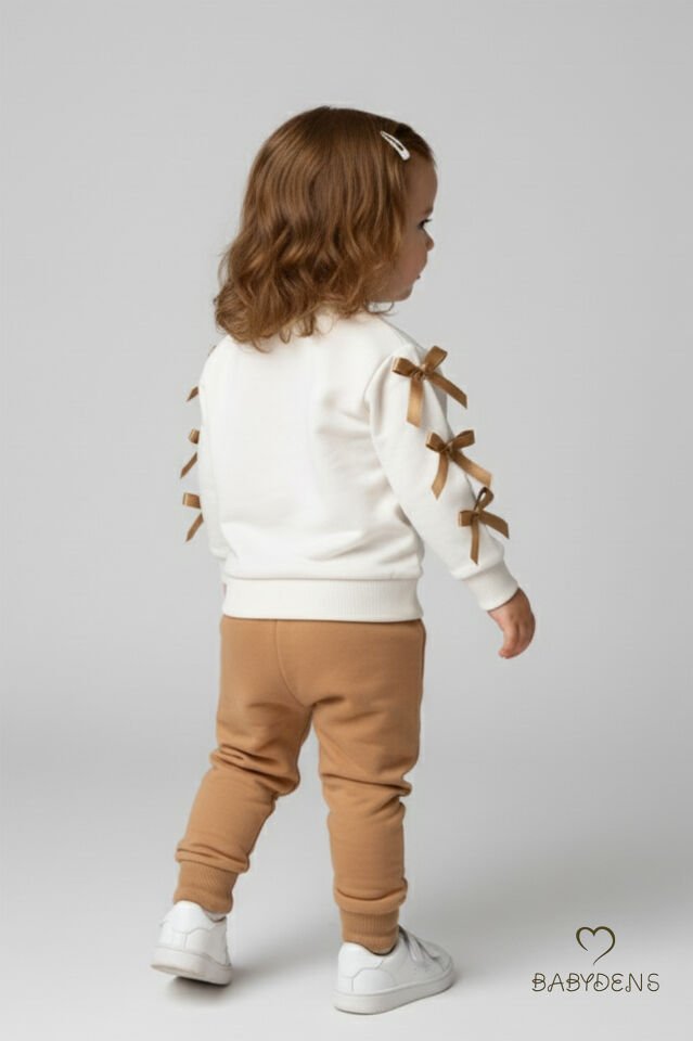 Fiyonklu Kız Bebek 2’li Eşofman Takımı Omuz Çıtçıtlı,Yan Kurdele Detaylı,%100Pamuk Mevsimlik Alt-Üst Kahverengi