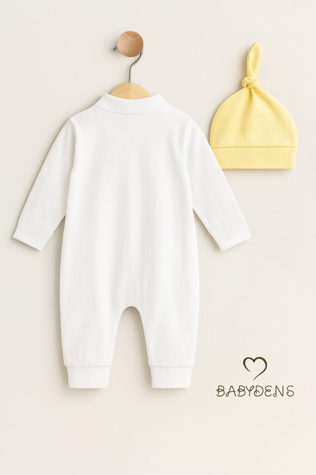 Minik Patron Erkek Bebek Düğmeli Tulum ve Bere Seti – Papyonlu,Manşetli Paça, %100 Pamuk Bebek Tulum Sarı